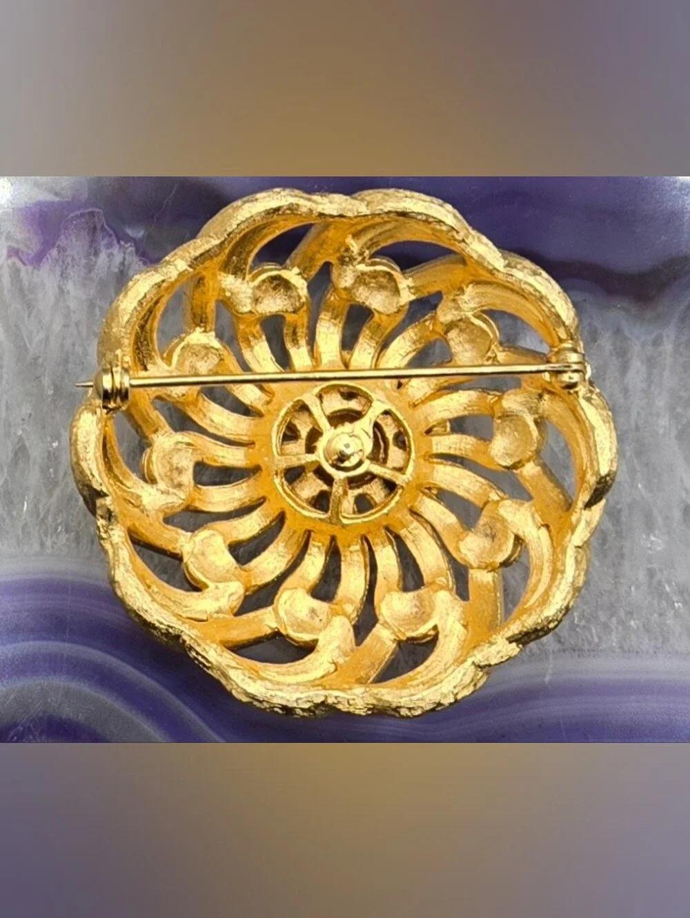 Domed Rope-Style Brooch Gold Tone w/ Swirled Design & Textured Finish